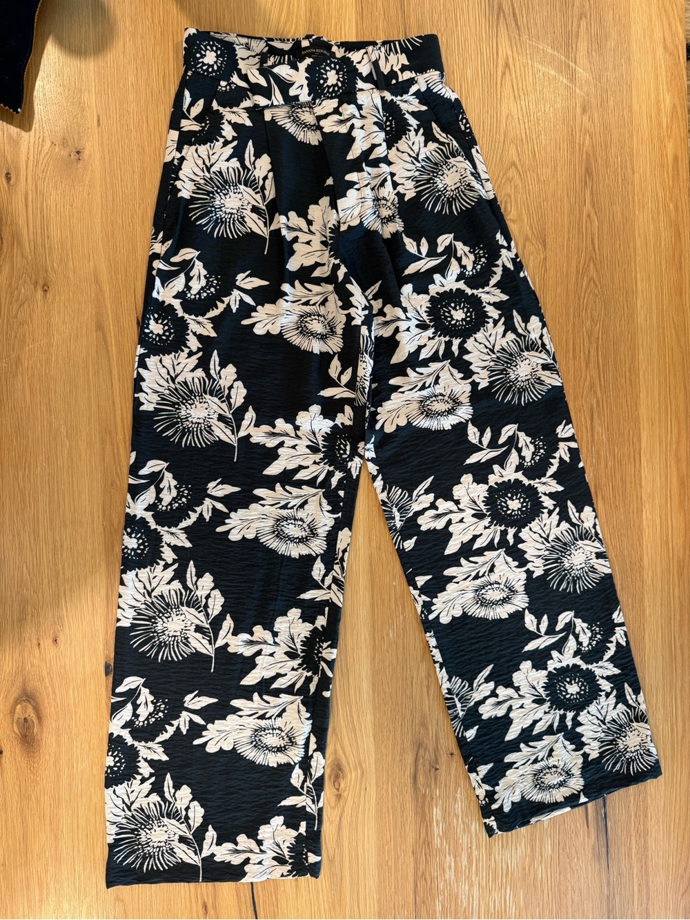 Banana Republic Black and Cream Floral Wide-Leg Trousers